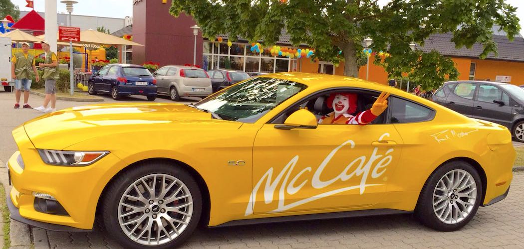 Ford Mustang McCafe gelb