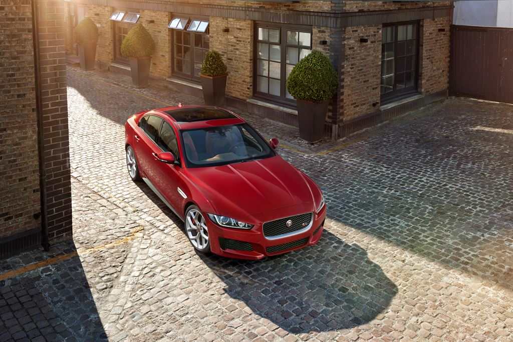 Jaguar XE rot kaufen günstig