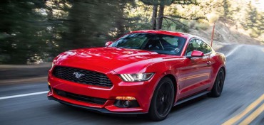 Ford-Mustang-2015-in-rot