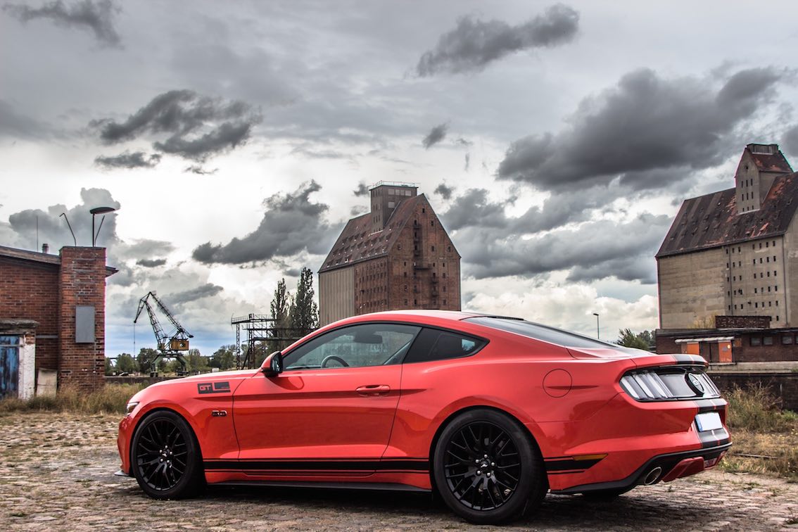 ford-mustang-rot-coupe