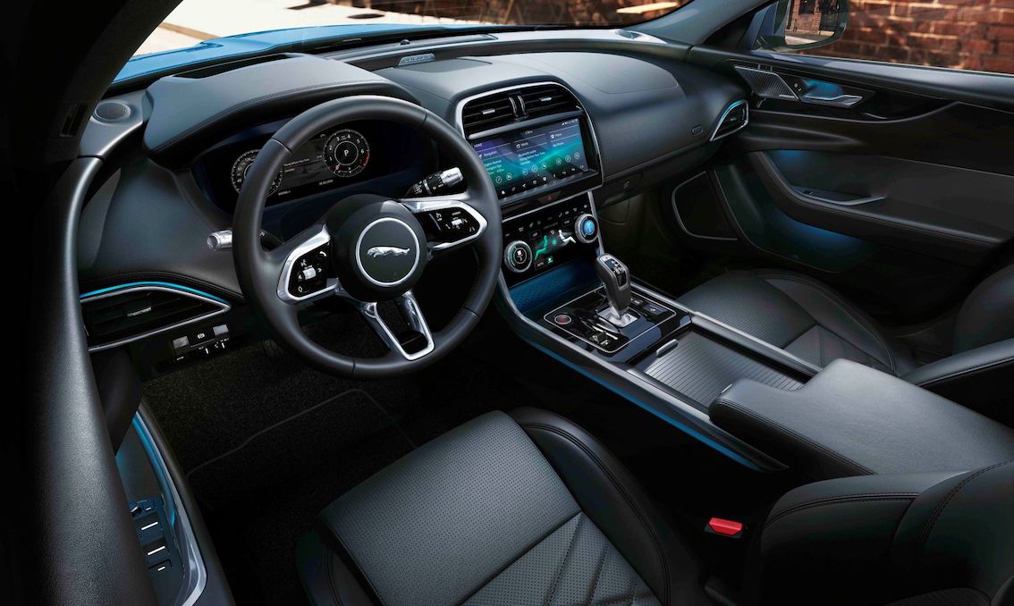Jaguar XE 2020 Innenausstattung schwarz