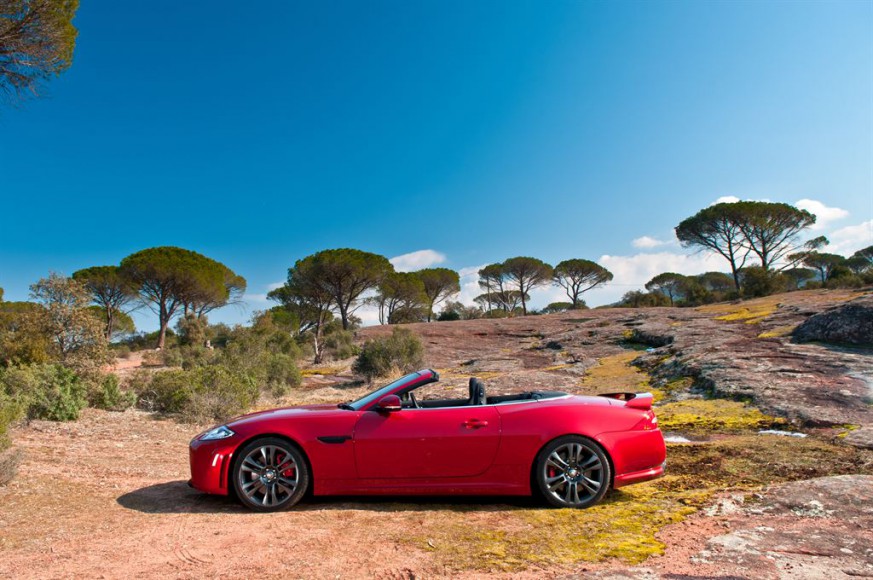 Jaguar XK Cabrio Rot Wüste